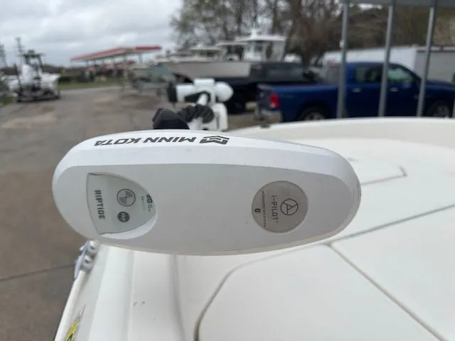 Slide: The Image of Bayliner Trophy T21Bay 2022 - 6