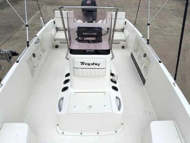 Slide: The Image of Bayliner Trophy T21Bay 2022 - 10
