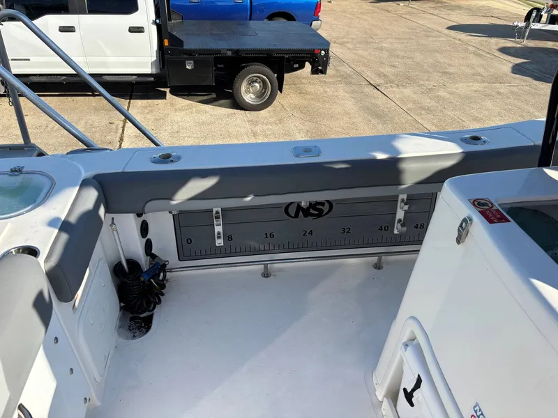 Slide: The Image of NauticStar 28 XS 2023 - 8
