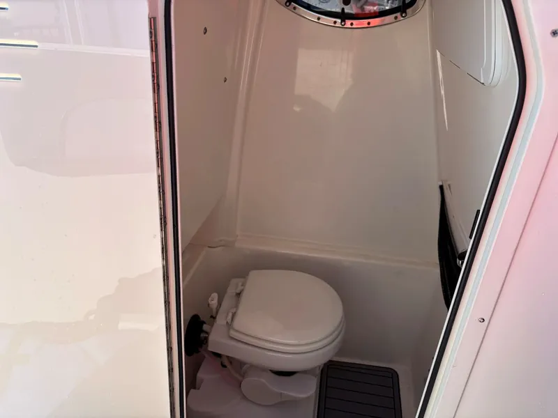 Slide: The Image of NauticStar 28 XS 2023 - 24