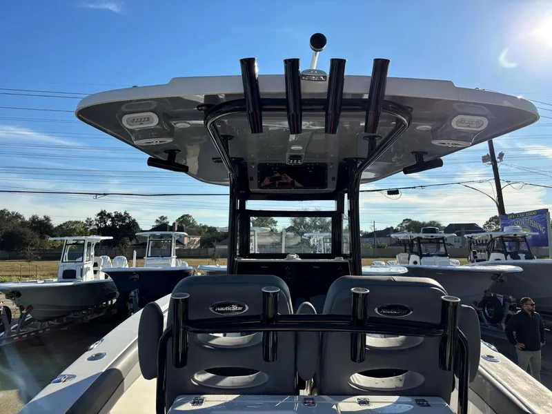 Slide: The Image of NauticStar 28 XS 2023 - 9