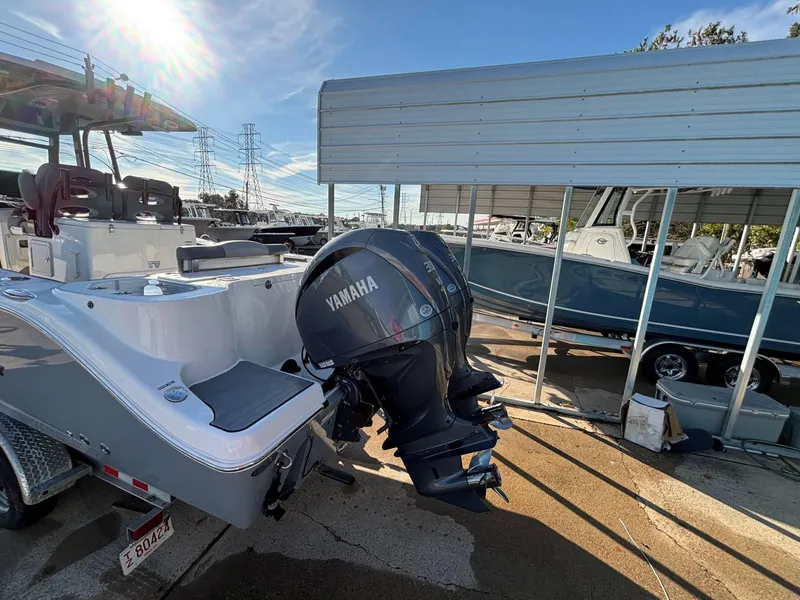 Slide: The Image of NauticStar 28 XS 2023 - 21