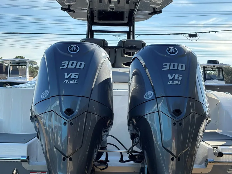 Slide: The Image of NauticStar 28 XS 2023 - 19