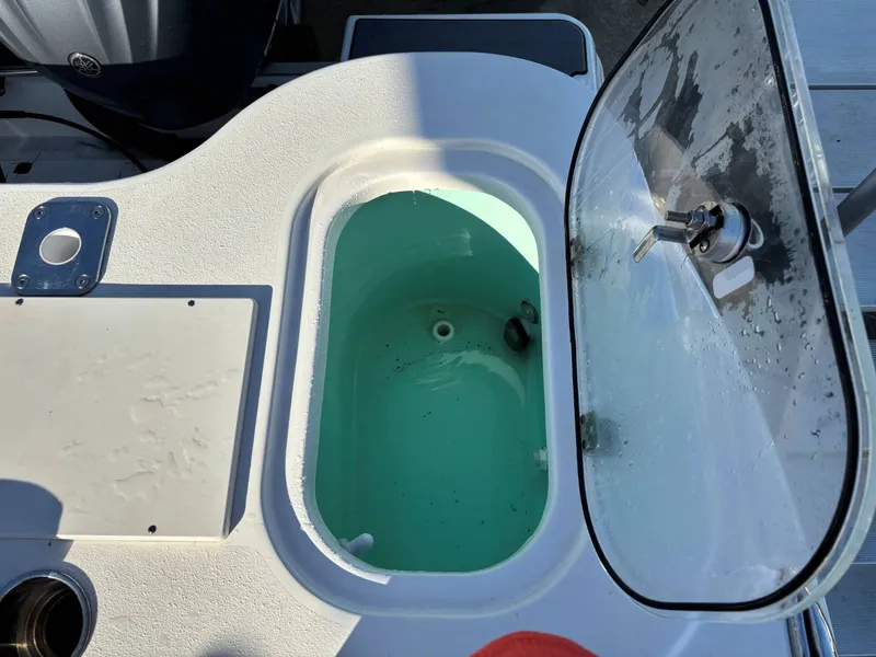Slide: The Image of NauticStar 28 XS 2023 - 10