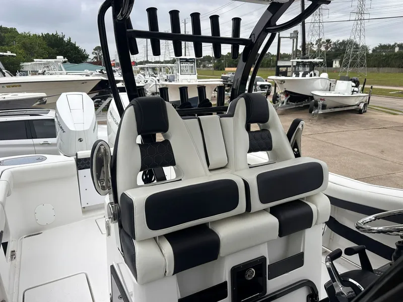 Slide: The Image of Tidewater 320 CC Adventure 2023 - 6