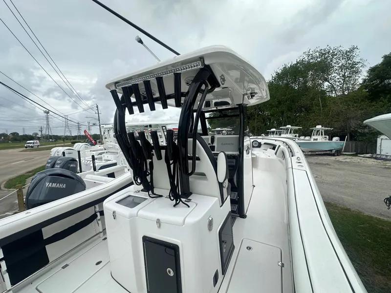 Slide: The Image of Tidewater 320 CC Adventure 2023 - 10