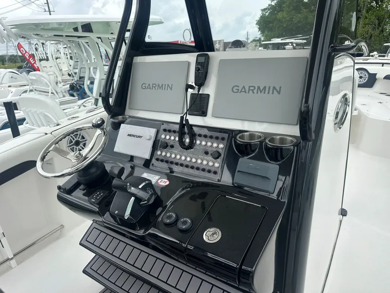 Slide: The Image of Tidewater 320 CC Adventure 2023 - 11