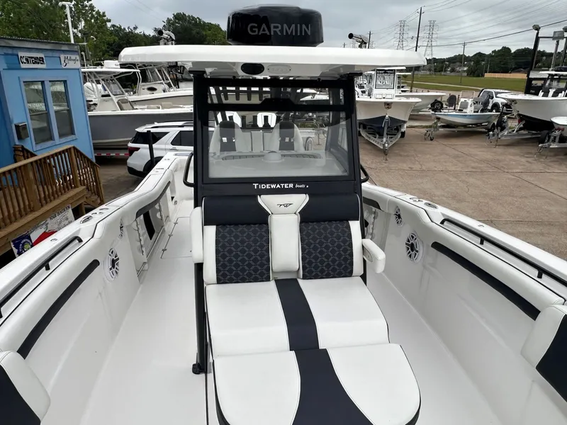 Slide: The Image of Tidewater 320 CC Adventure 2023 - 4