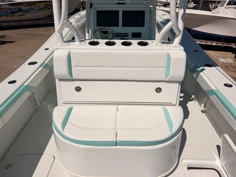 Slide: The Image of Yellowfin 36 Offshore 2024 - 6