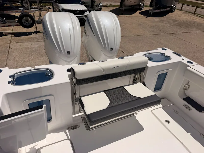 Slide: The Image of Tidewater 282 CC Adventure 2026 - 35