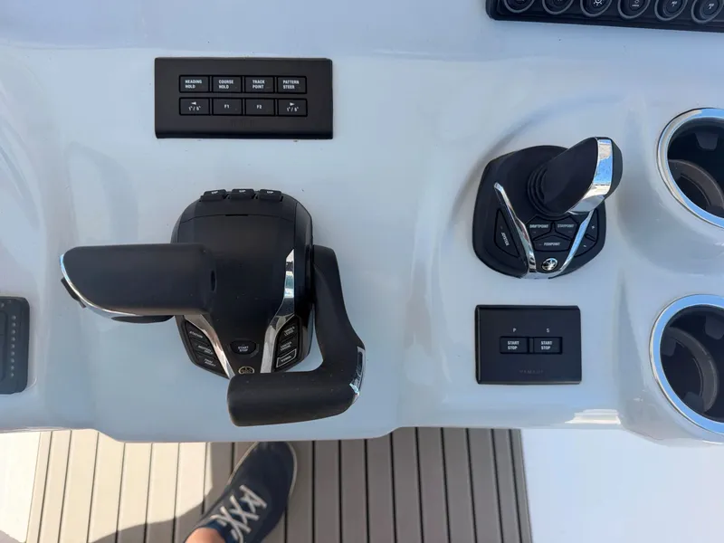 Slide: The Image of Tidewater 282 CC Adventure 2026 - 8