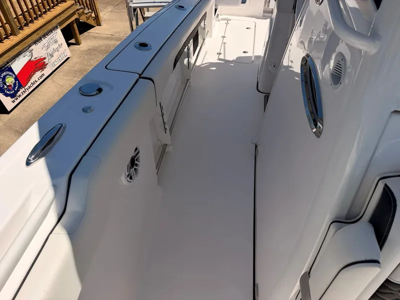 Slide: The Image of Tidewater 282 CC Adventure 2026 - 12