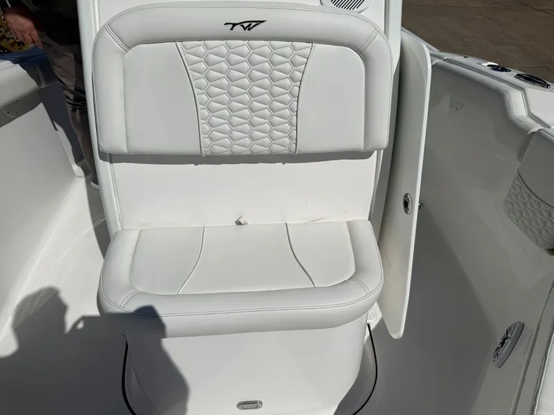 Slide: The Image of Tidewater 232 LXF 2026 - 15