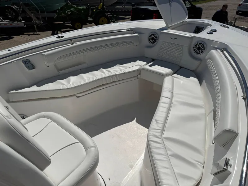 Slide: The Image of Tidewater 232 LXF 2026 - 6