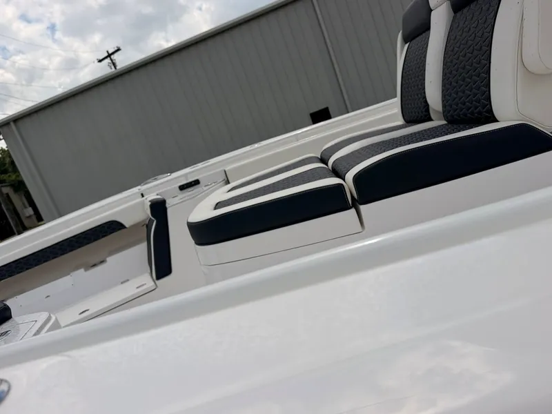 Slide: The Image of Tidewater 330 CC Adventure 2027 - 11