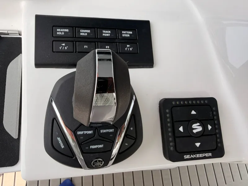 Slide: The Image of Tidewater 330 CC Adventure 2027 - 68
