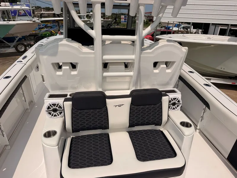 Slide: The Image of Tidewater 330 CC Adventure 2027 - 59