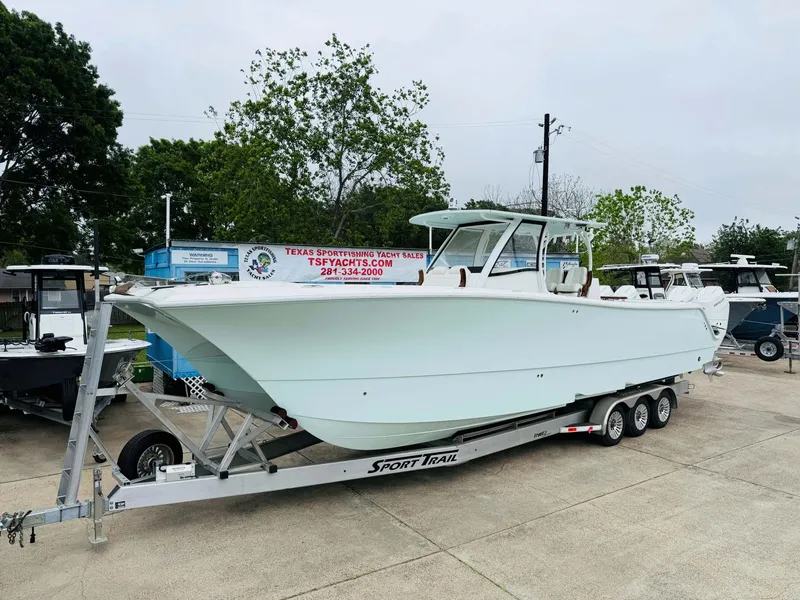The Image of Front Runner 37 Catamaran 2024 - 1