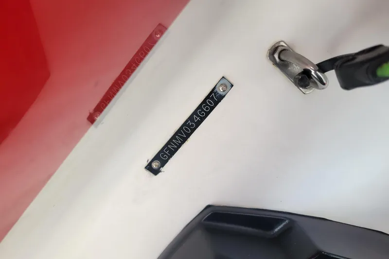 Slide: The Image of 2007 Four Winns 200 Horizon boat identification plate with serial number. - 17