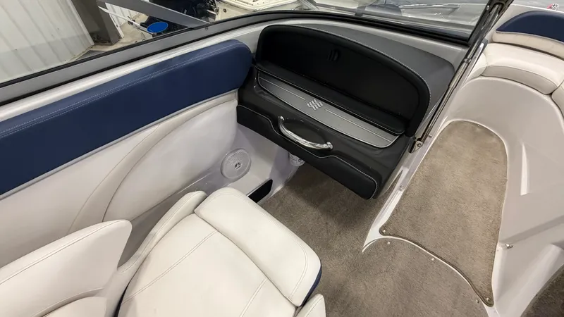 Slide: The Image of Four Winns 200 HORIZON SS 2012 - 19