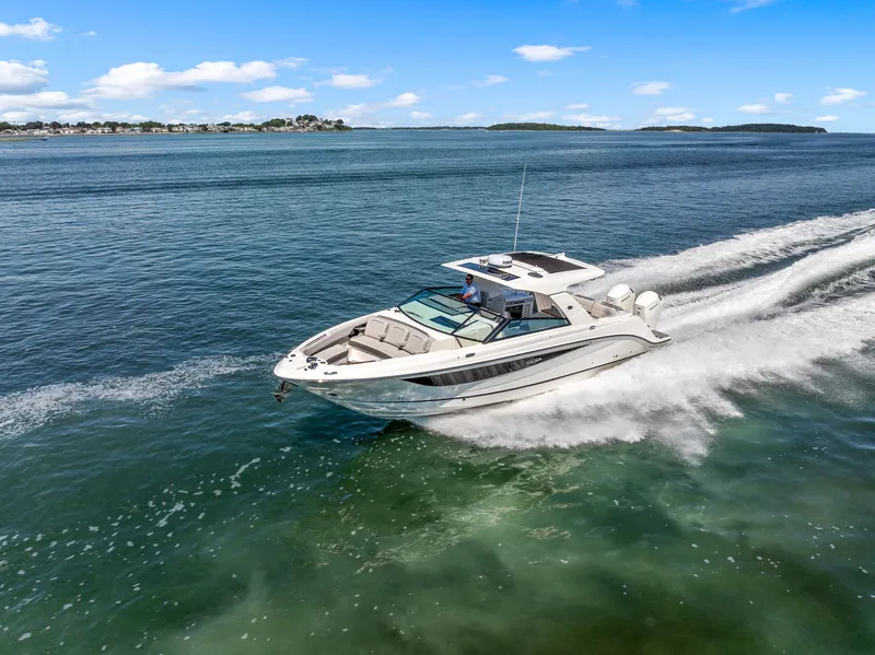 Slide: The Image of Sea Ray SLX 400 Outboard 2026 - 1