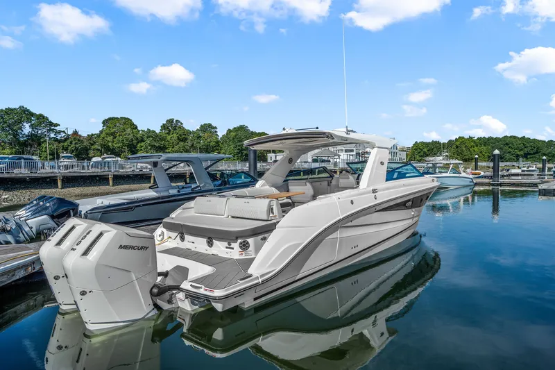 Slide: The Image of Sea Ray SLX 400 Outboard 2026 - 4