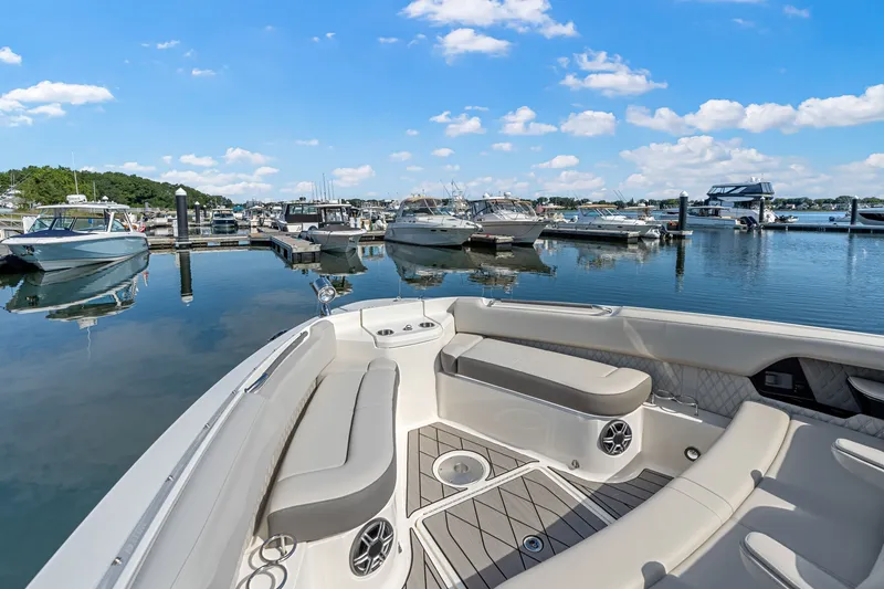Slide: The Image of Sea Ray SLX 400 Outboard 2026 - 46