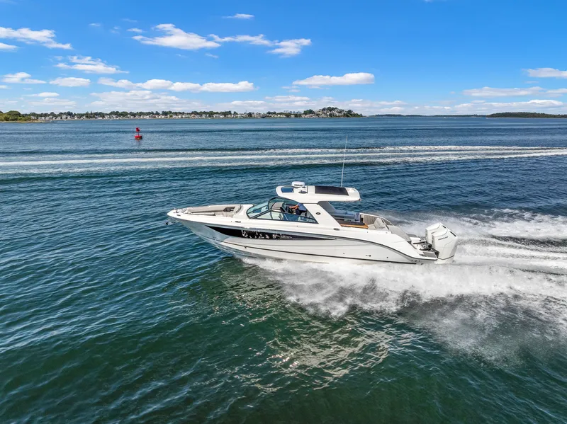 Slide: The Image of Sea Ray SLX 400 Outboard 2026 - 0