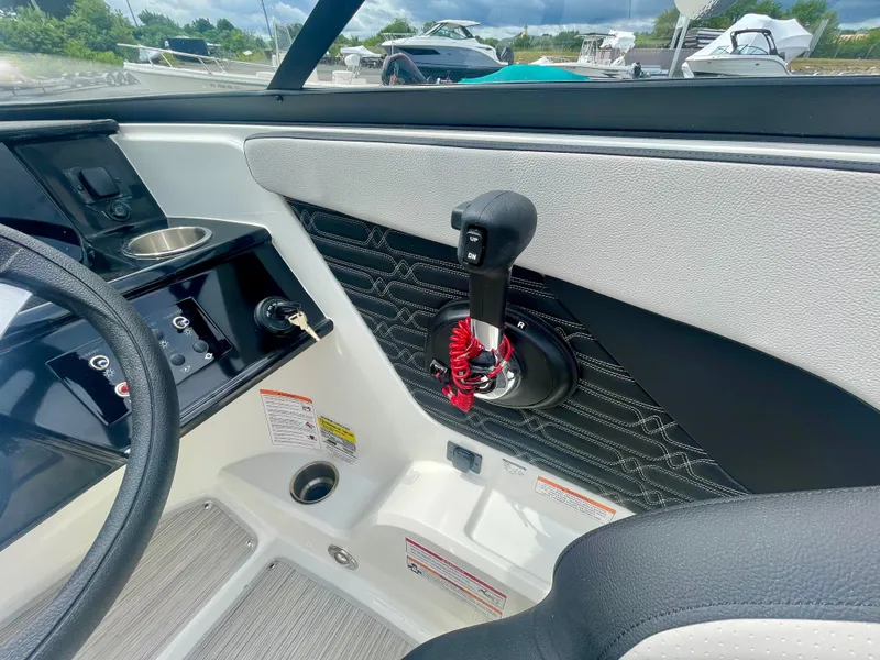 Slide: The Image of Sea Ray SPX 210 Outboard 2027 - 11