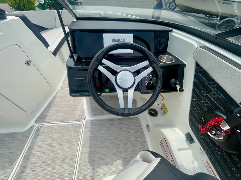 Slide: The Image of Sea Ray SPX 210 Outboard 2027 - 10
