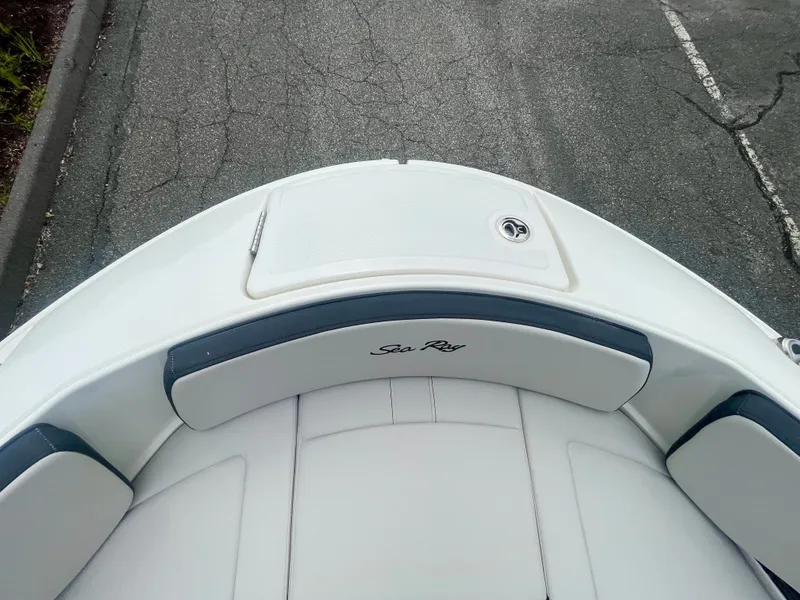 Slide: The Image of Sea Ray SPX 210 Outboard 2027 - 17