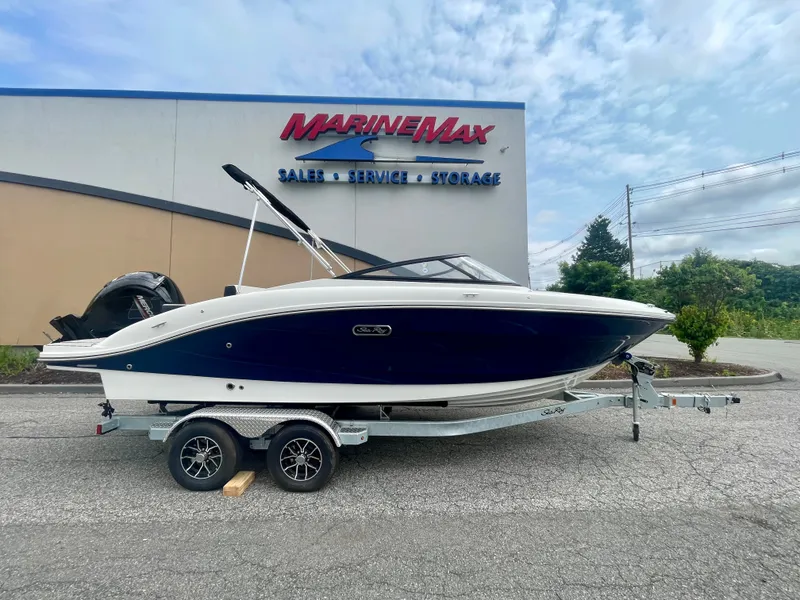 Slide: The Image of Sea Ray SPX 210 Outboard 2027 - 0