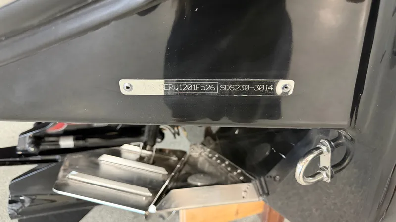 Slide: The Image of Sea Ray SDX 230 Surf 2026 - 102