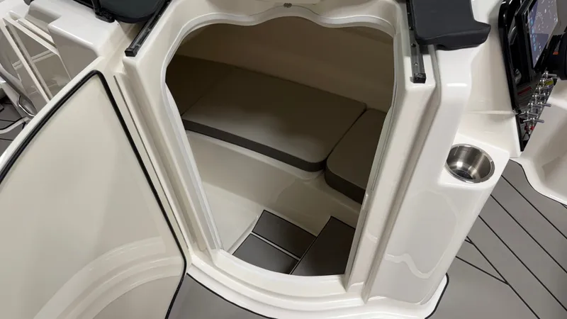 Slide: The Image of Sea Ray SDX 230 Surf 2026 - 72
