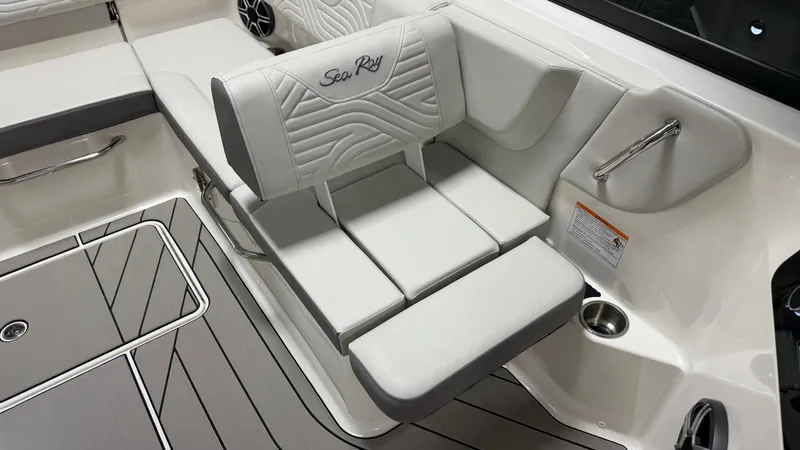 Slide: The Image of Sea Ray SDX 230 Surf 2026 - 46