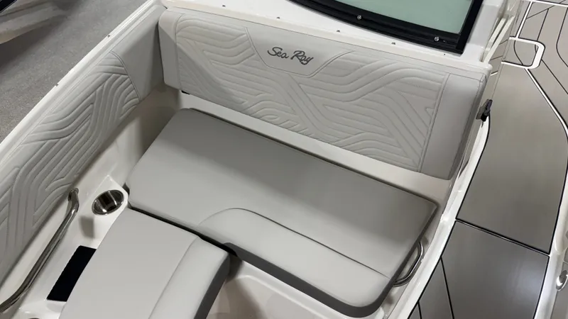 Slide: The Image of Sea Ray SDX 230 Surf 2026 - 83