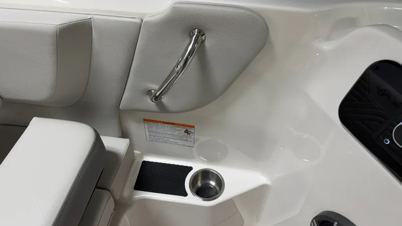 Slide: The Image of Sea Ray SDX 230 Surf 2026 - 48