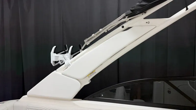Slide: The Image of Sea Ray SDX 230 Surf 2026 - 98