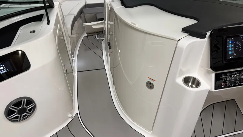 Slide: The Image of Sea Ray SDX 230 Surf 2026 - 71
