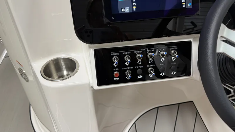 Slide: The Image of Sea Ray SDX 230 Surf 2026 - 68