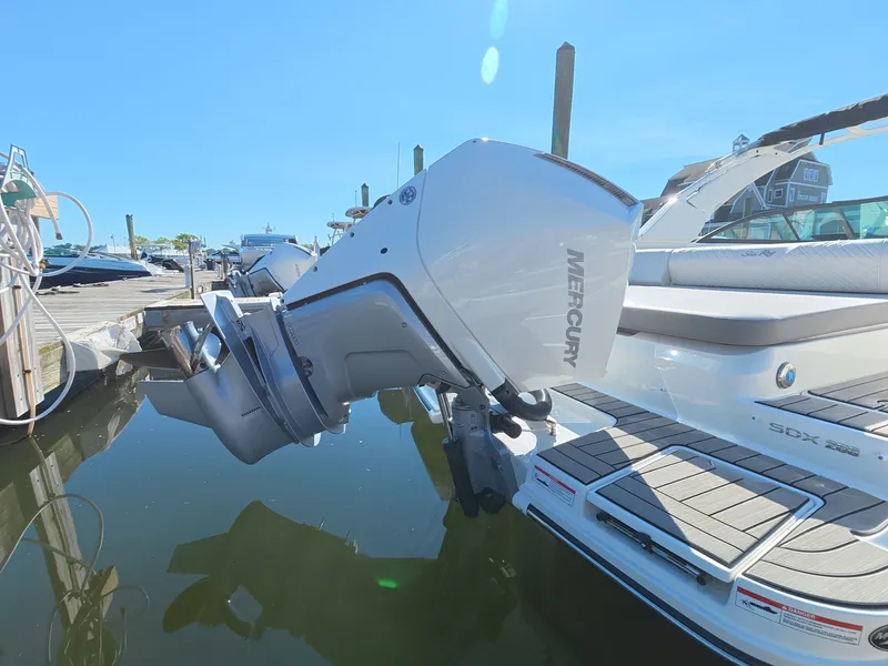Slide: The Image of Sea Ray SDX 250 Outboard 2026 - 7