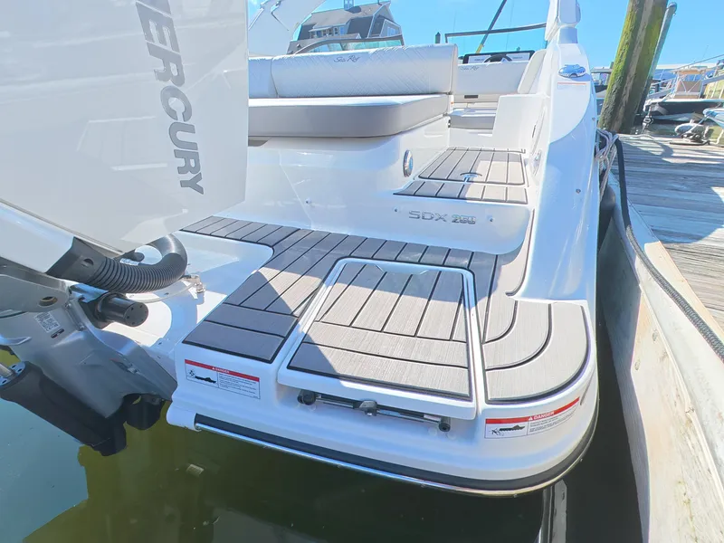 Slide: The Image of Sea Ray SDX 250 Outboard 2026 - 9