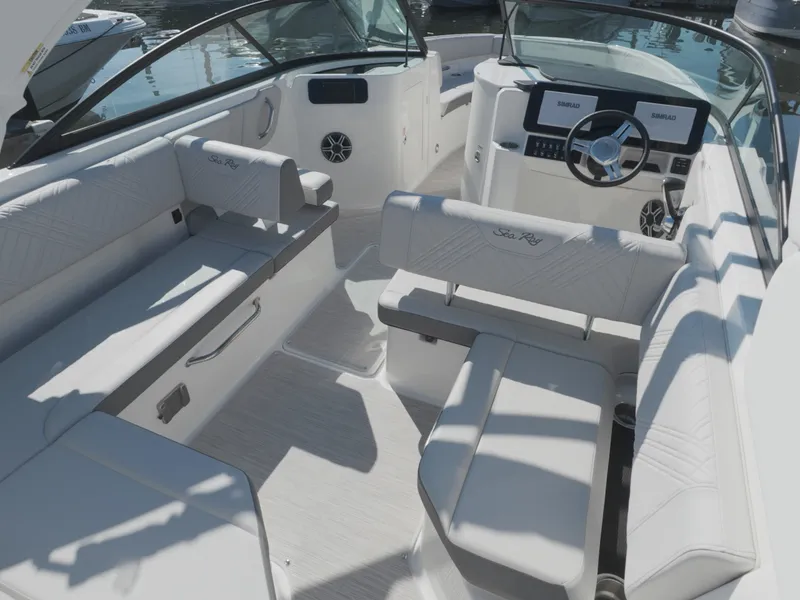 Slide: The Image of Sea Ray SDX 250 Outboard 2026 - 13