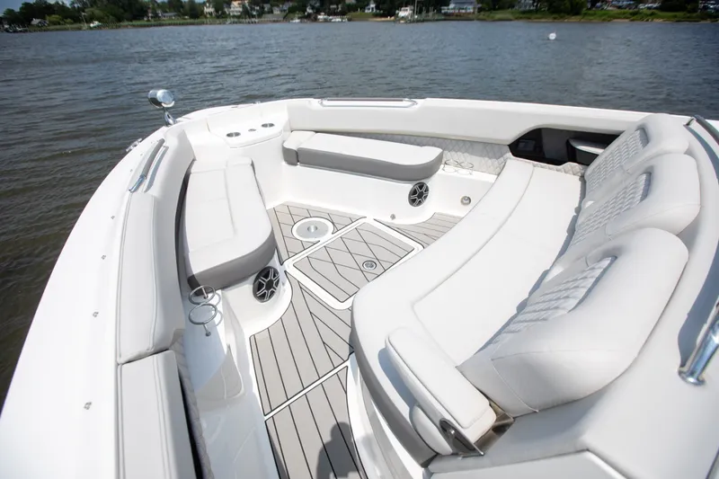 Slide: The Image of Sea Ray SLX 400 Outboard 2026 - 57