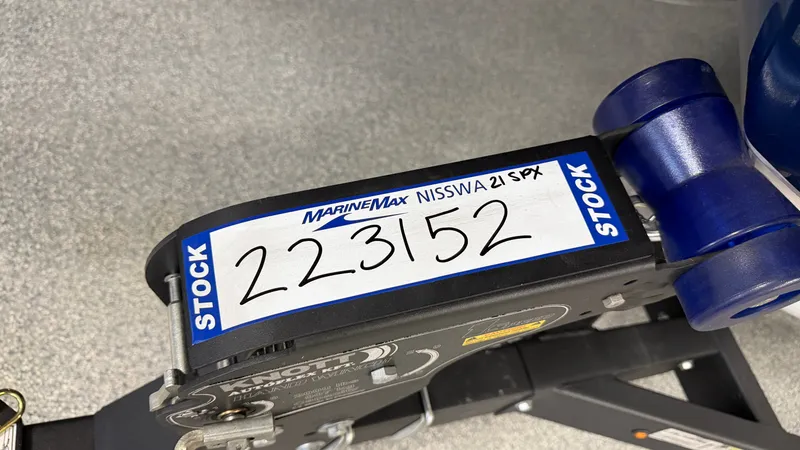 Slide: The Image of Sea Ray SPX 210 2027 - 86