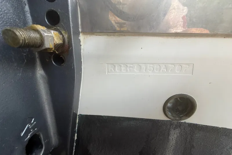 Slide: The Image of 2007 Robalo R260 Center Console hull identification number close-up. - 19
