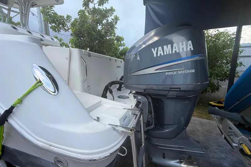 Slide: The Image of 2007 Robalo R260 Center Console with Yamaha four-stroke outboard motor. - 10