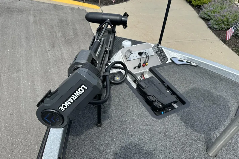 Slide: The Image of 2018 Ranger Z518 boat with Lowrance equipment on deck, showcasing advanced fishing technology. - 29