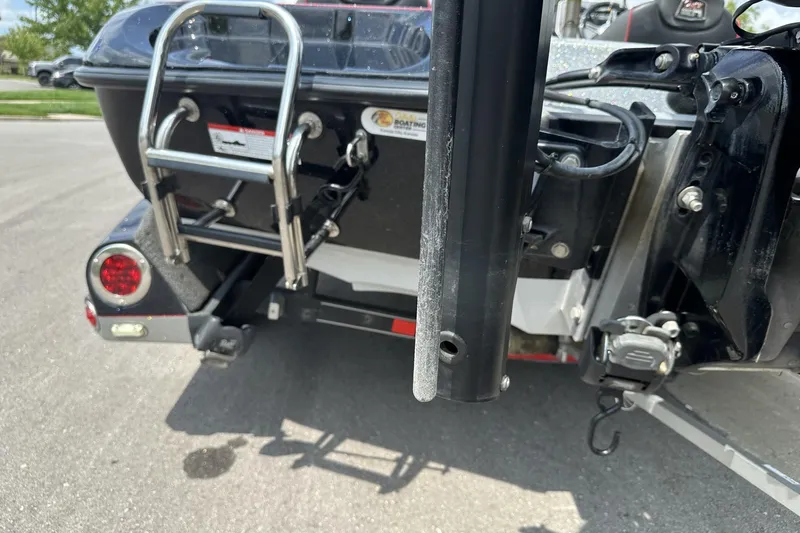 Slide: The Image of Rear view of a 2018 Ranger Z518 boat with ladder and motor mount. - 7