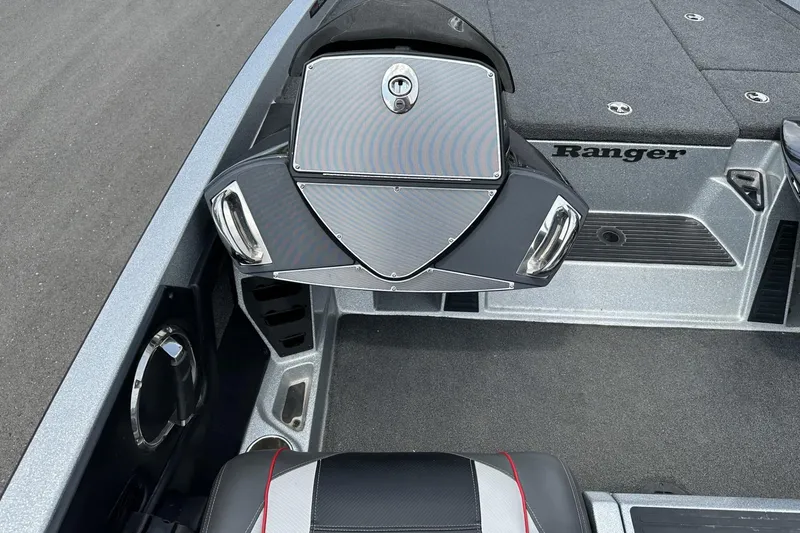 Slide: The Image of 2018 Ranger Z518 boat interior with sleek design and modern features. - 25